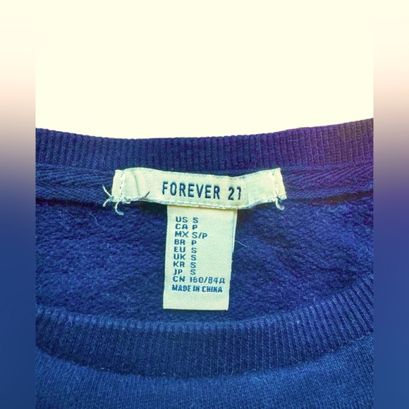 FOREVER 21 BANANA CROP TOP. - Picture 3 of 3